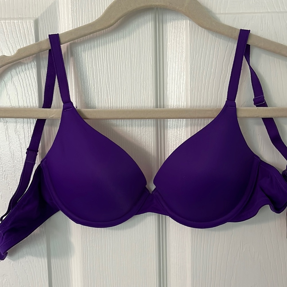 Pink Victoria’s Secret bra